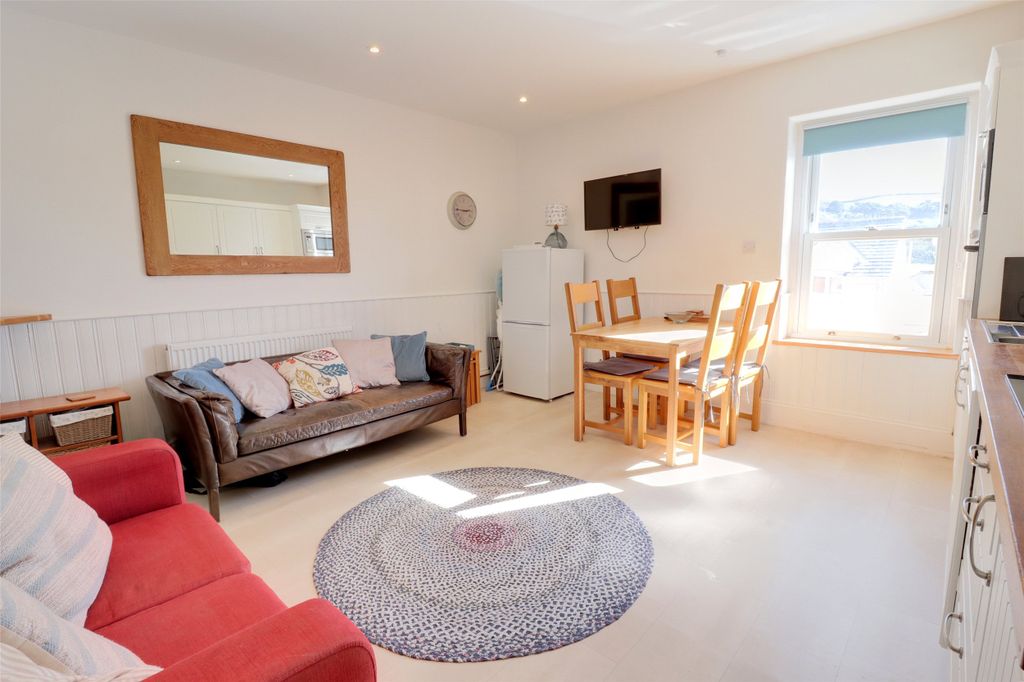 Property photo 3 of 11 3 - Picture No. 16