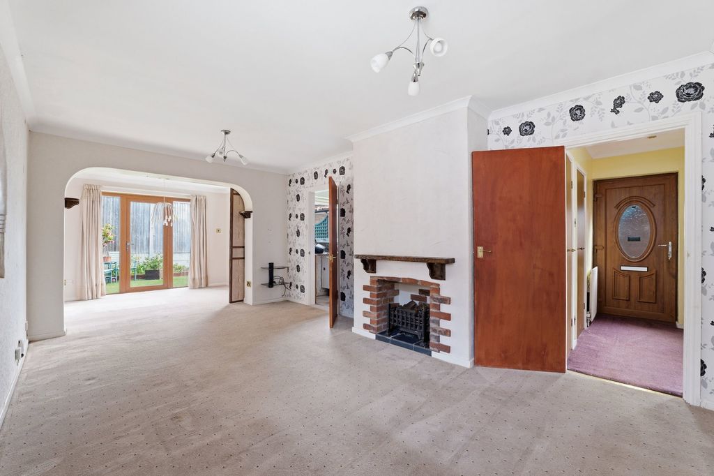 Property photo 3 of 13