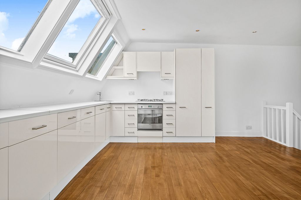 Property photo 3 of 14 Picture No. 10