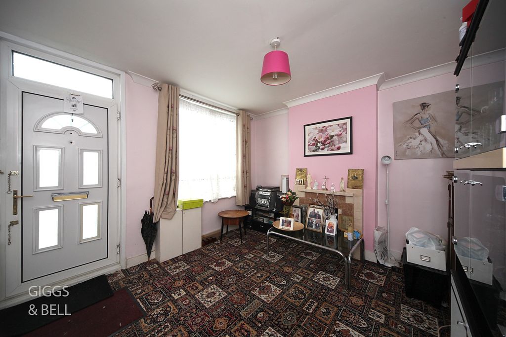 Property photo 2 of 21 4720811