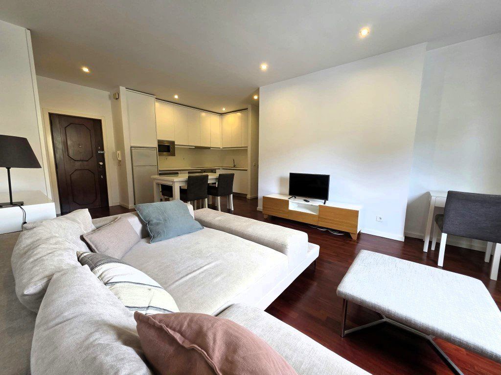 Property photo 1 of 12 Renovated Apartment In Foz Do Douro
