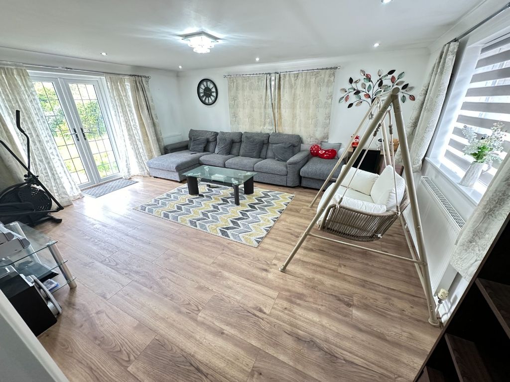 Property photo 2 of 24 3328972
