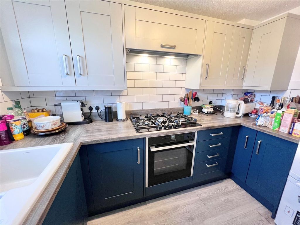 Property photo 2 of 11 Kitchen.Jpg