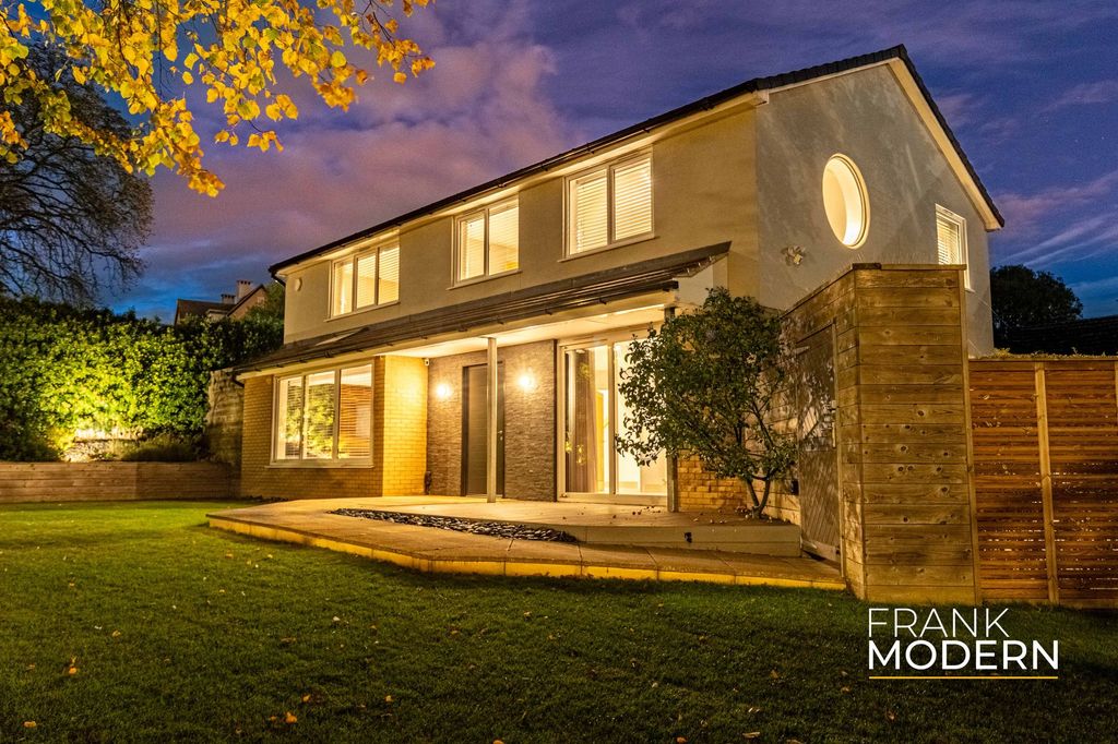 Property photo 1 of 53 Dusk