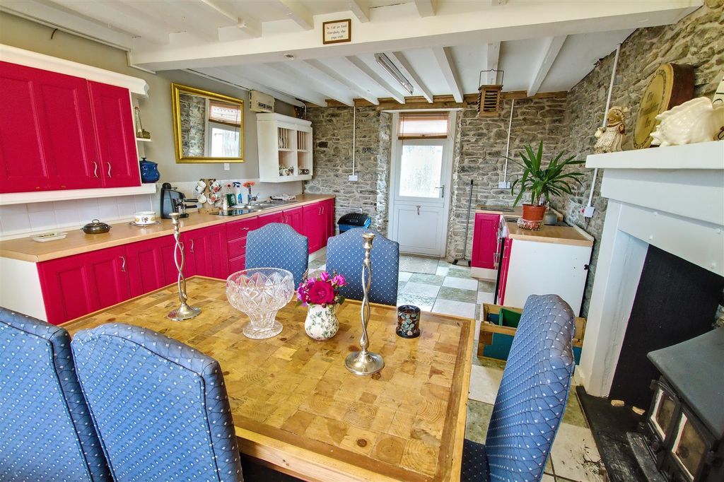 Property photo 2 of 75 Kitchen/Diner