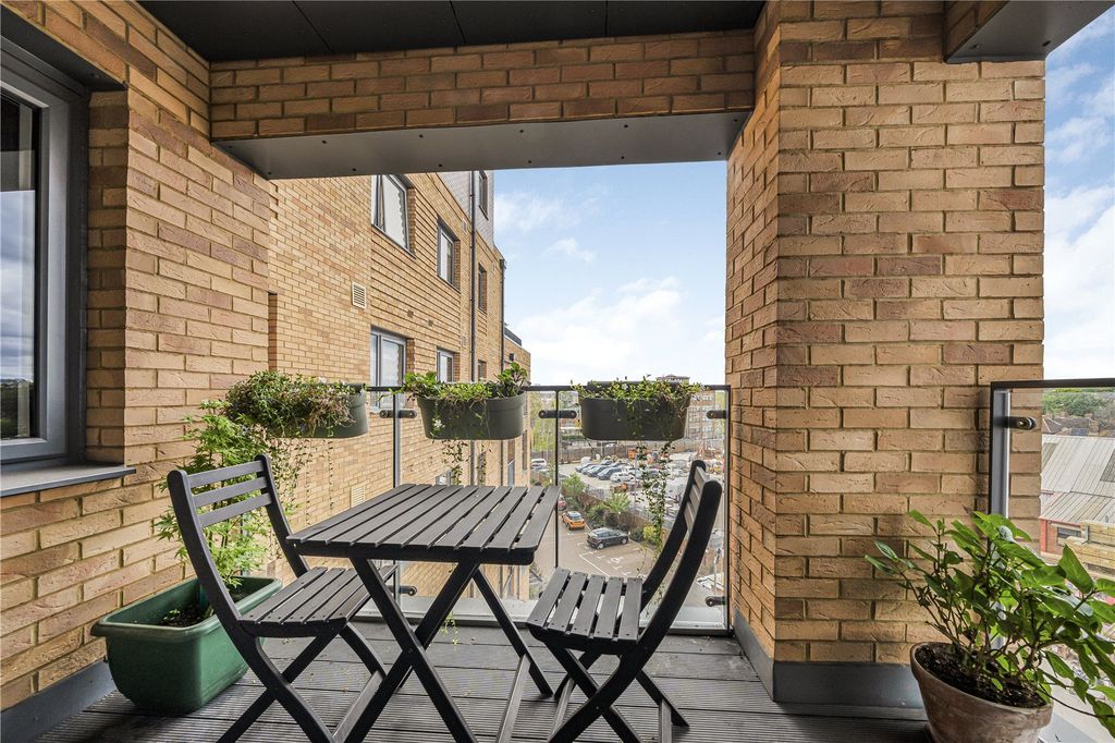 Property photo 3 of 9 Picture No. 10