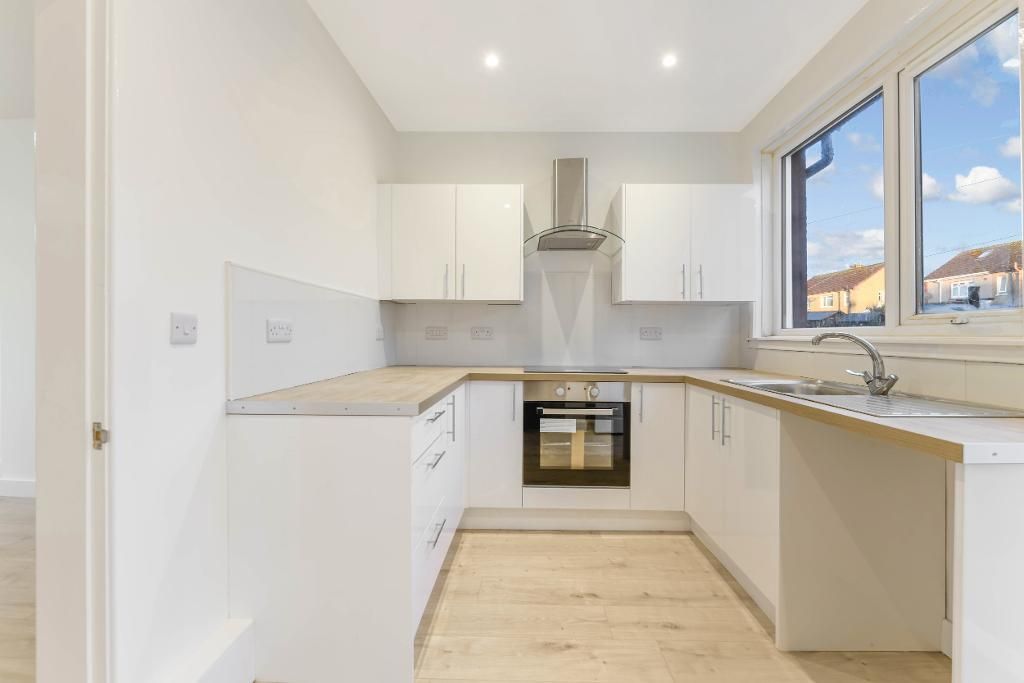 Property photo 3 of 20 Kitchen