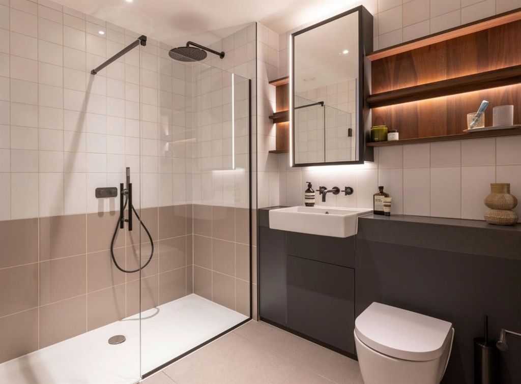 Property photo 1 of 5 Founding Bathroom.Jpg