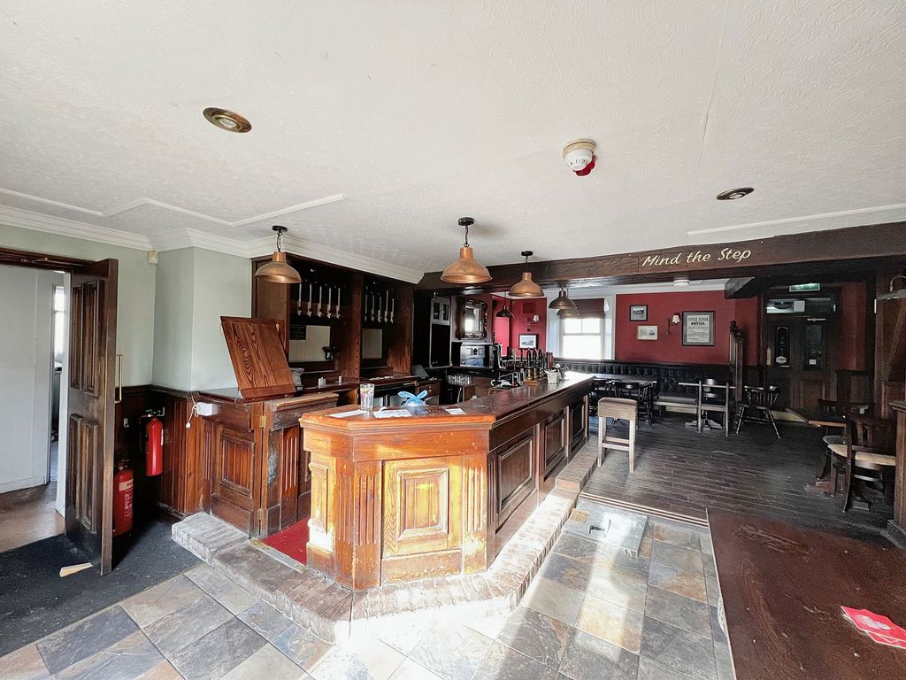 Property photo 3 of 37