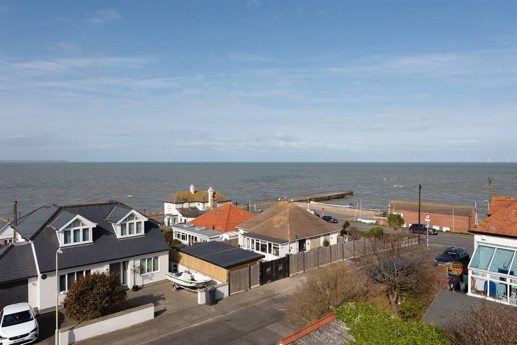 Property photo 2 of 39