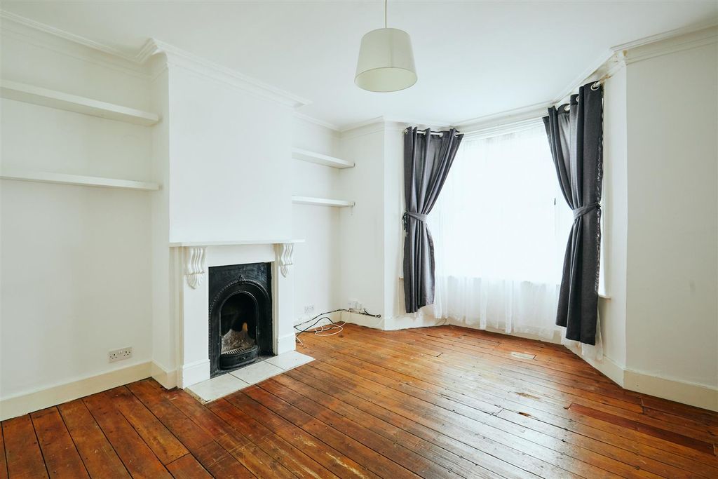 Property photo 3 of 26