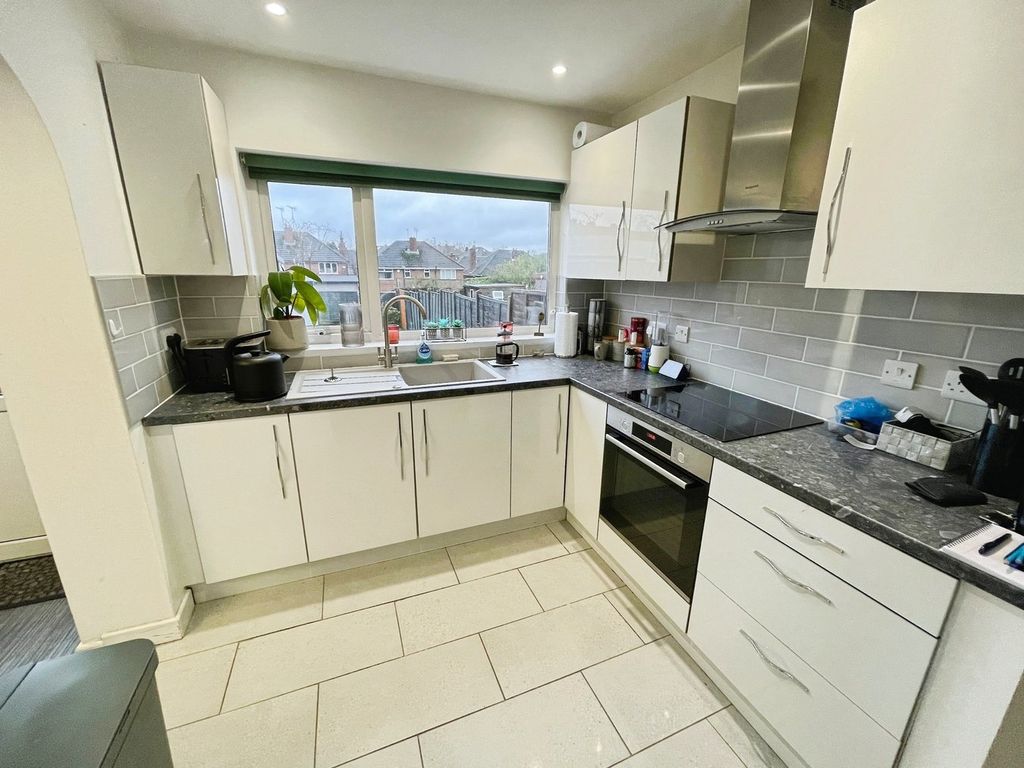 Property photo 3 of 13 Kitchen