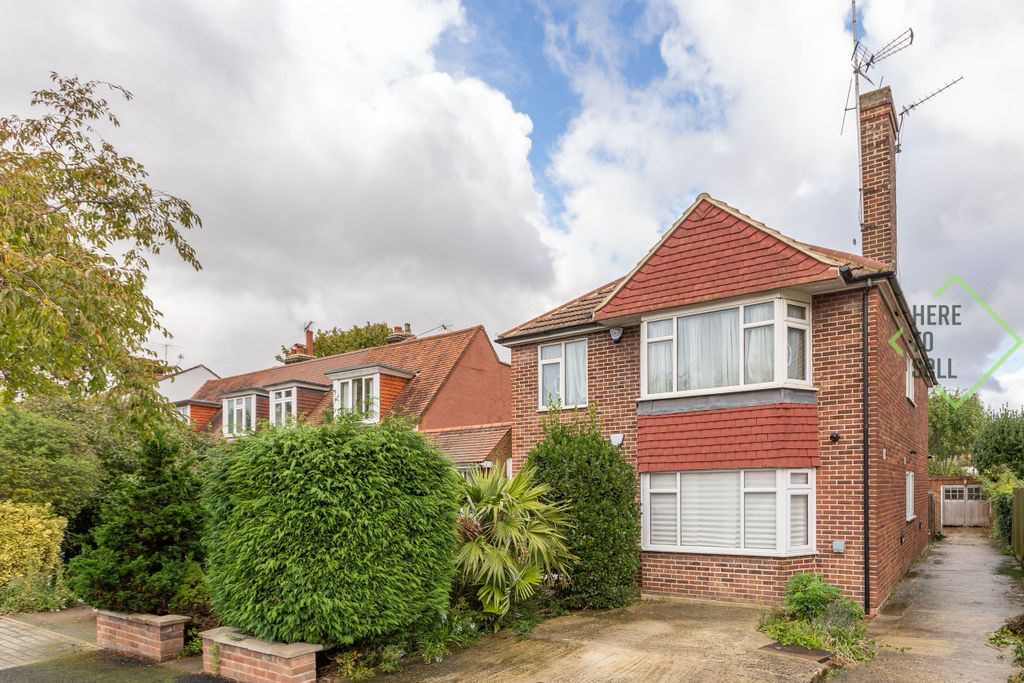 Property photo 2 of 16 28 Petworth Road, N12 9Hh-26