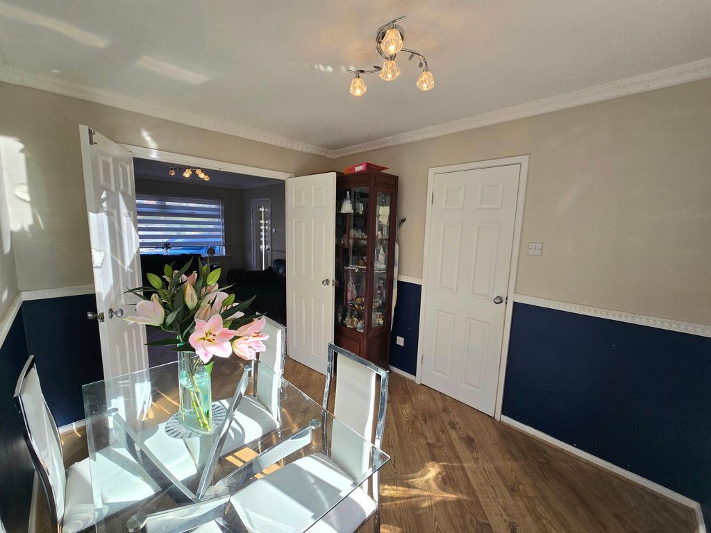 Property photo 3 of 23