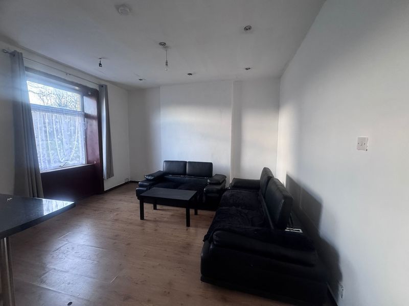 Property photo 3 of 8 Photo 3