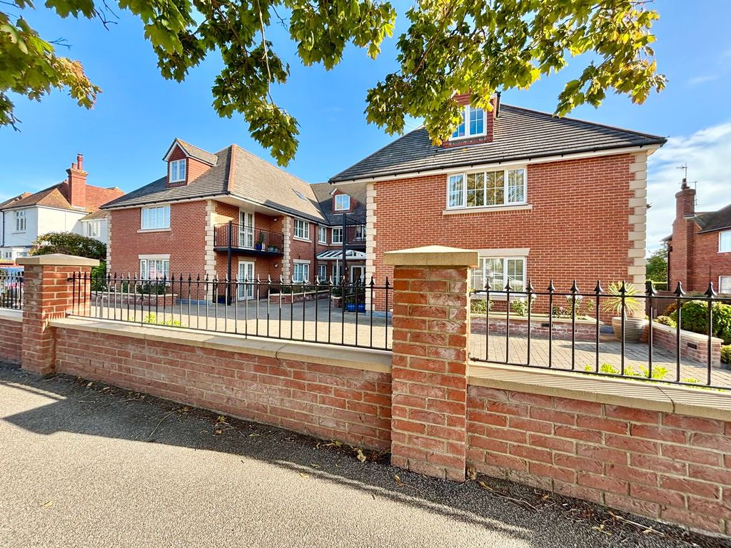 Property photo 1 of 20