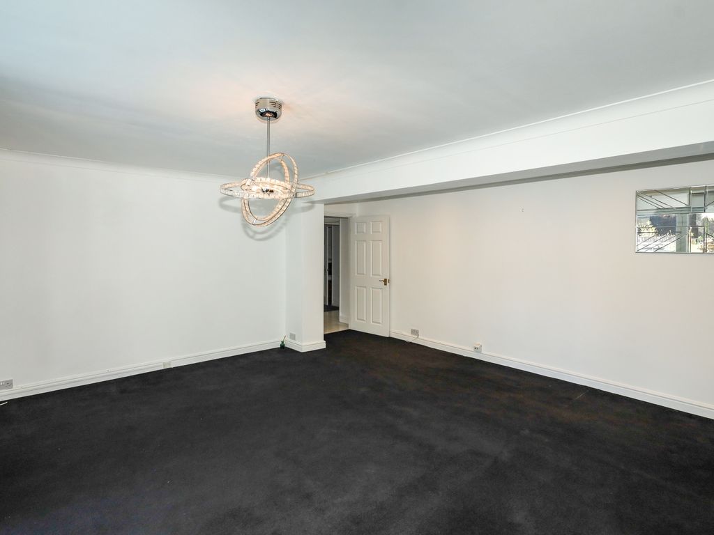 Property photo 3 of 13 Image 2