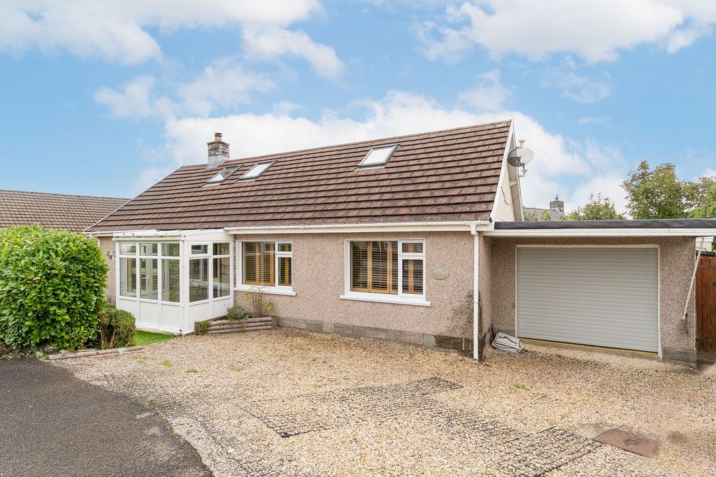 Property photo 1 of 27