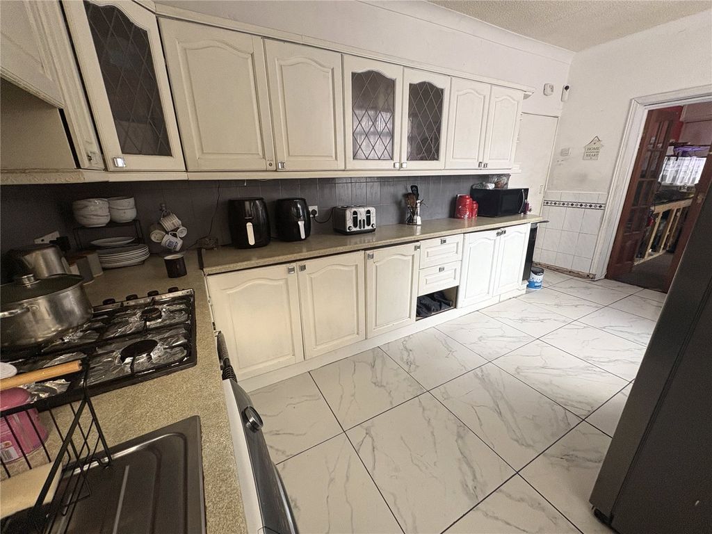 Property photo 2 of 19 Picture No. 10