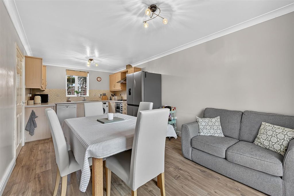 Property photo 3 of 16 Kitchen/Dining Room