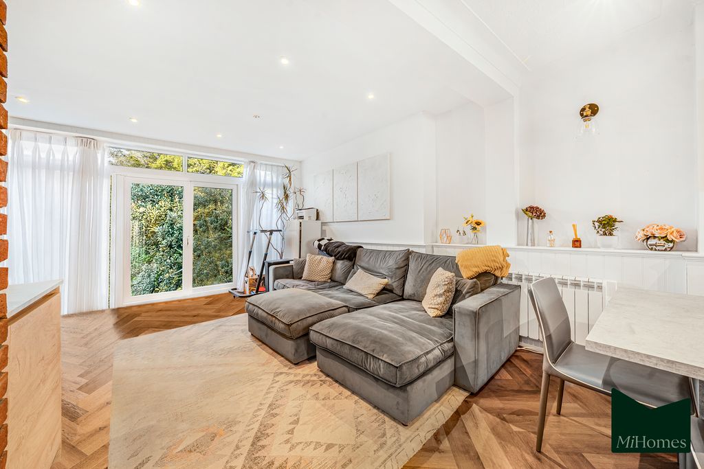 Property photo 3 of 30