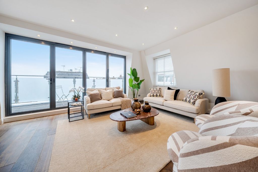 Property photo 1 of 25 Picture No. 32