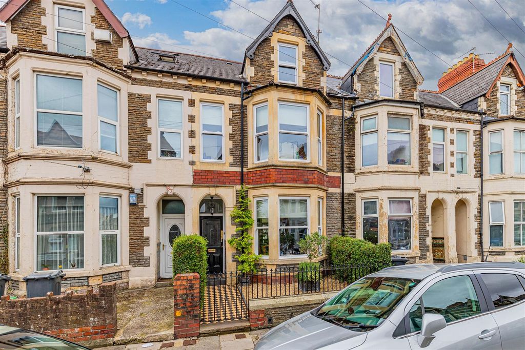 Property photo 1 of 31 Claude Road 89-30.Jpg