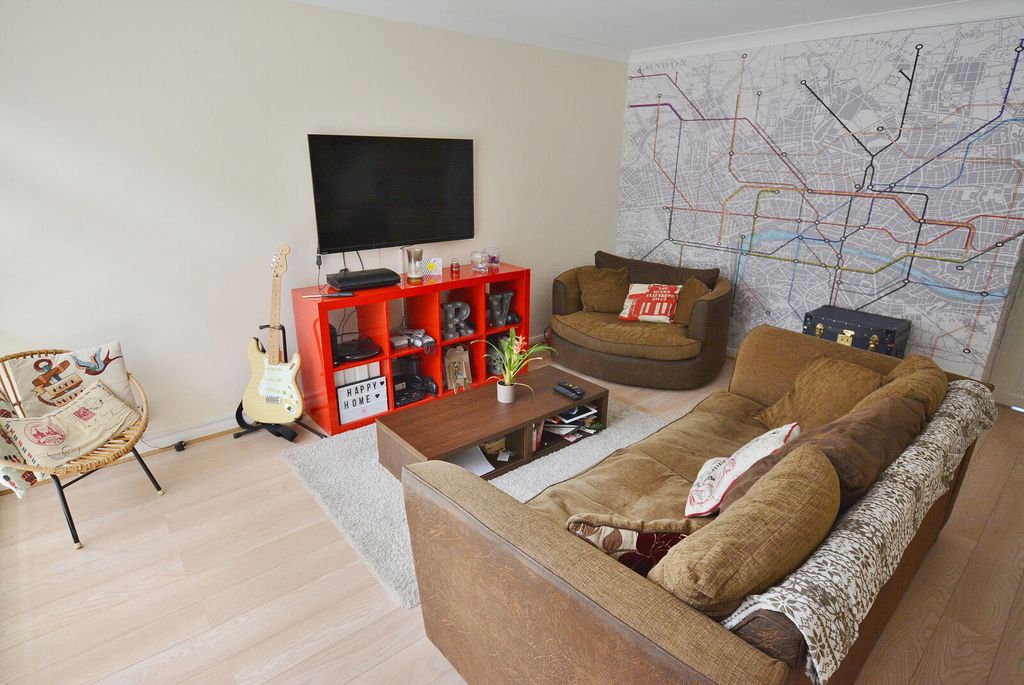 Property photo 3 of 12