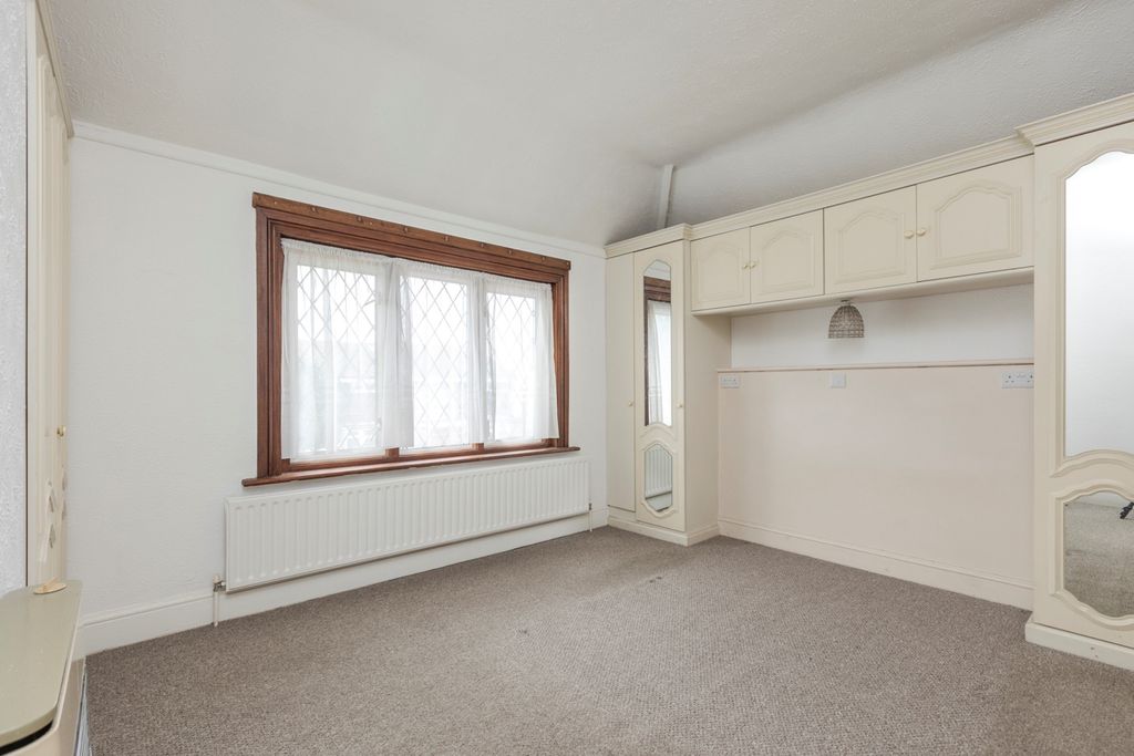 Property photo 2 of 10 Bedroom