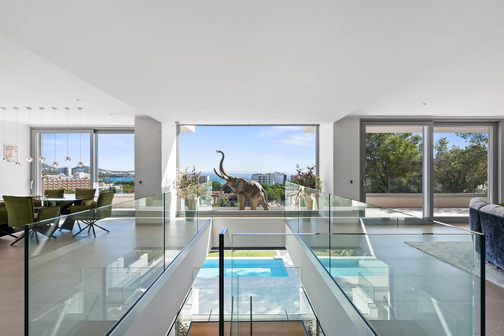 Property photo 1 of 33