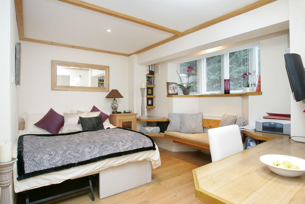 Property photo 1 of 5