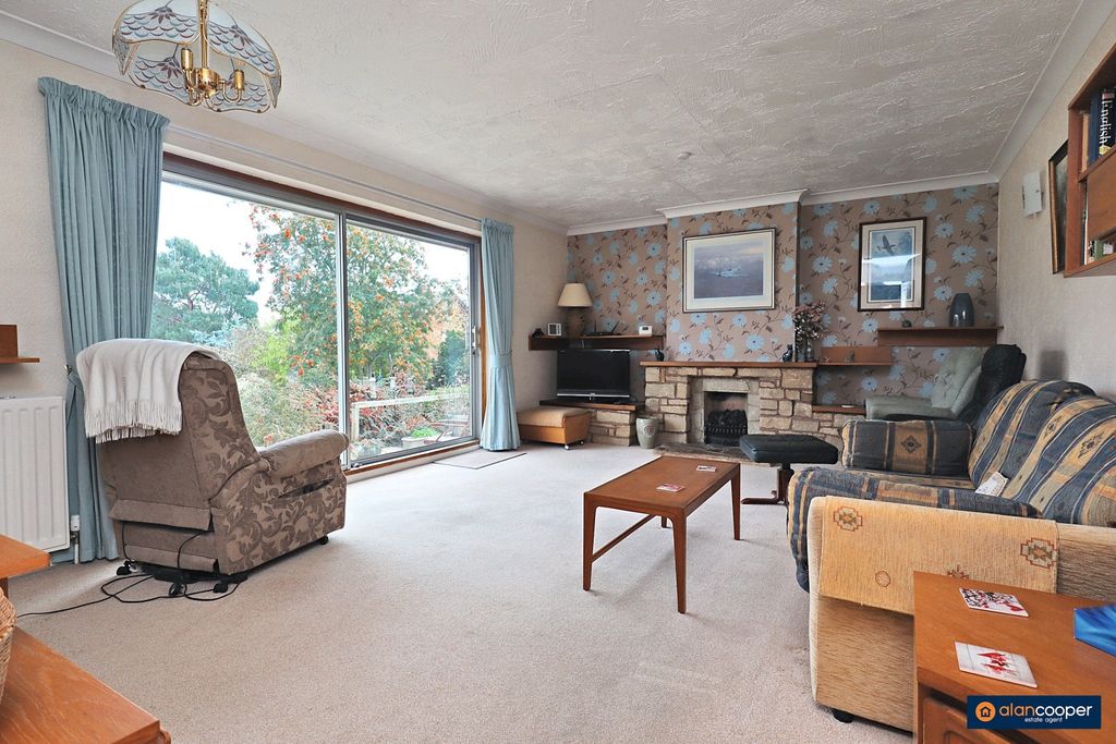 Property photo 3 of 28 3894447