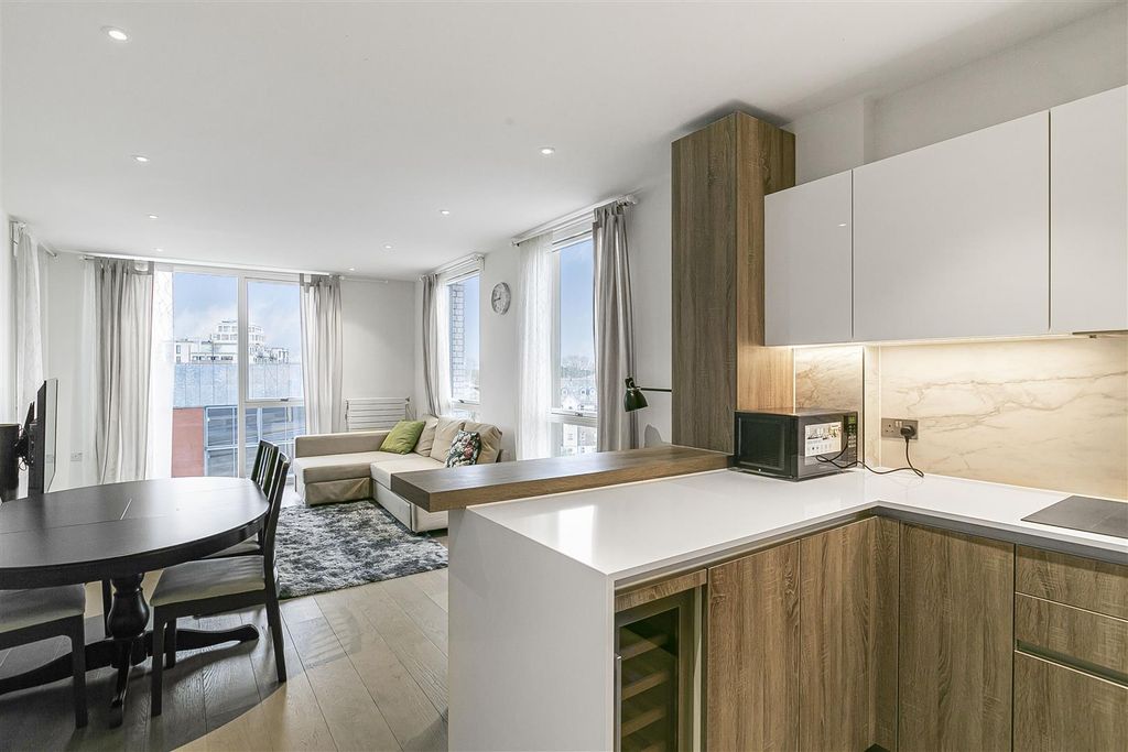 Property photo 2 of 19