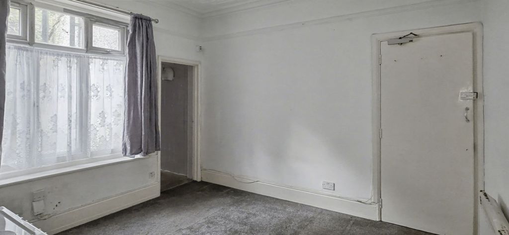 Property photo 3 of 5 Image 3