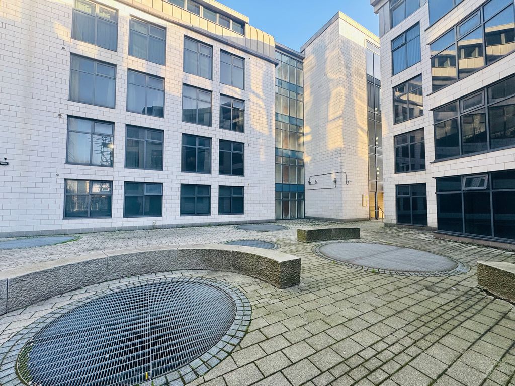 Property photo 1 of 7 Exterior