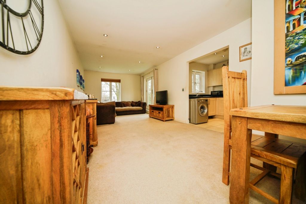 Property photo 2 of 15 Pbox-Img.Jpg