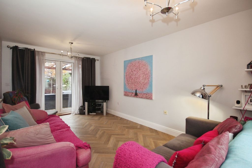 Property photo 2 of 17 Living Room