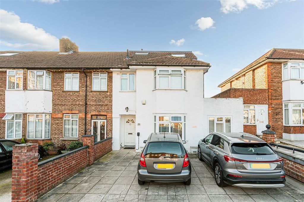 Property photo 3 of 19