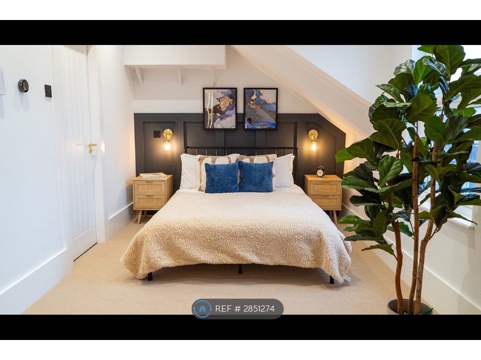 Property photo 2 of 30 Room 4