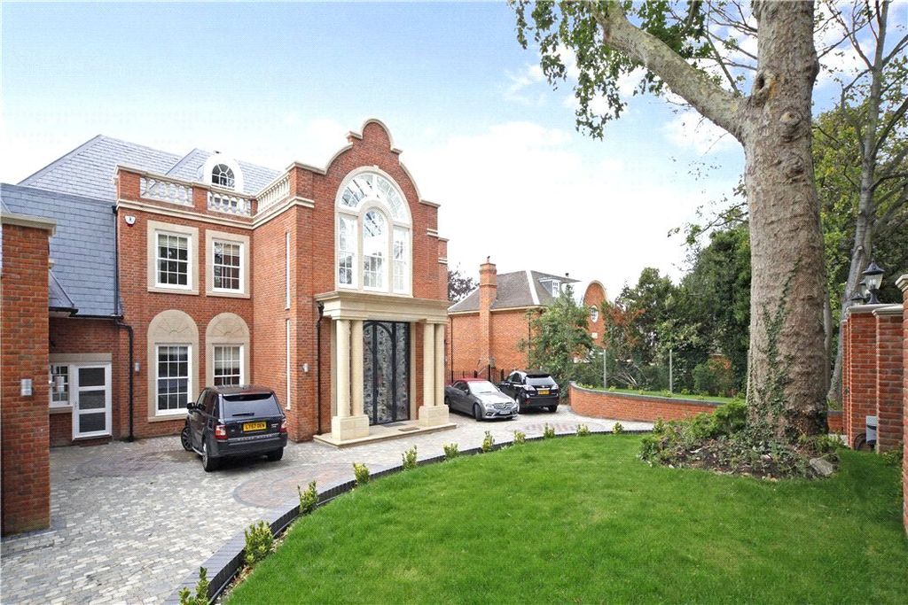 Property photo 1 of 17 Front Exterior