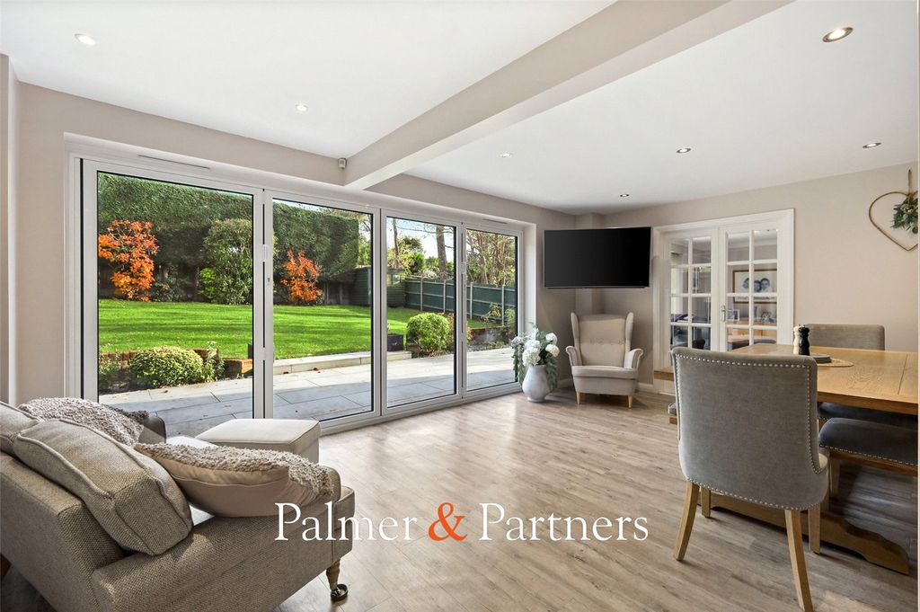 Property photo 3 of 33 Picture No. 13