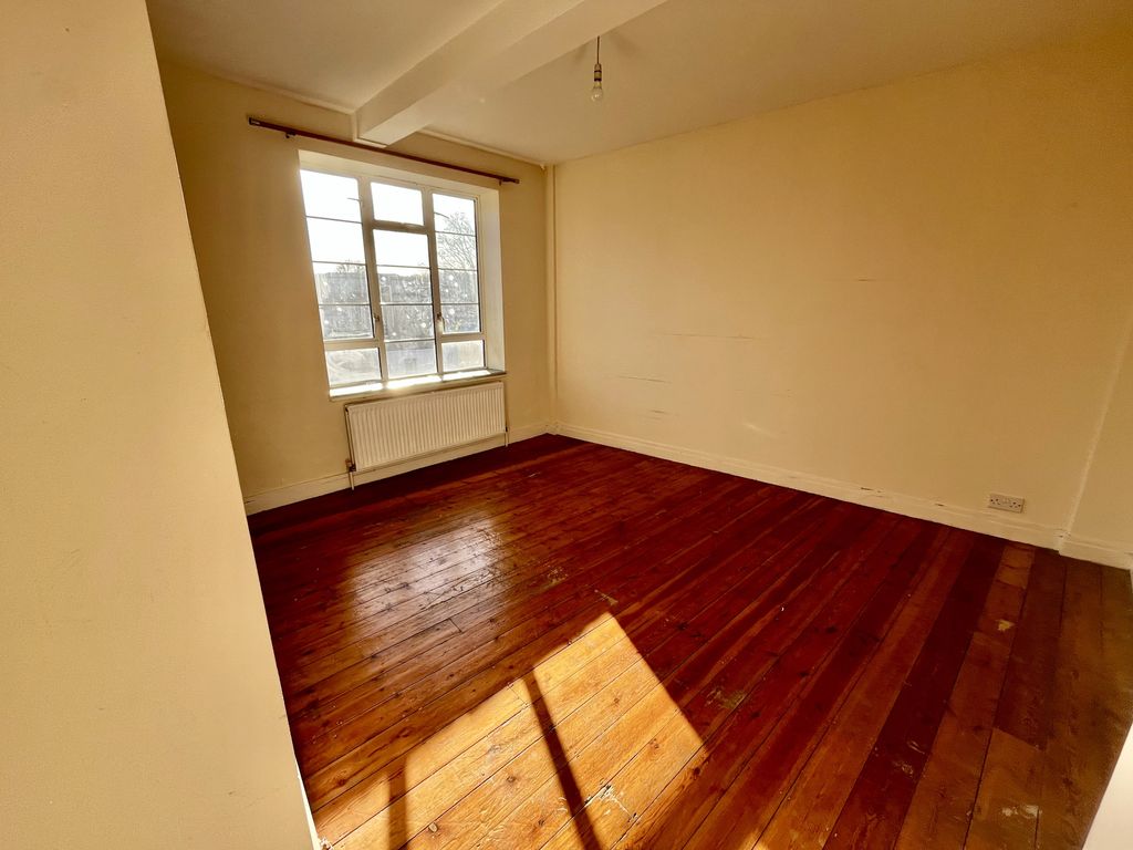 Property photo 2 of 9 Bedroom 1