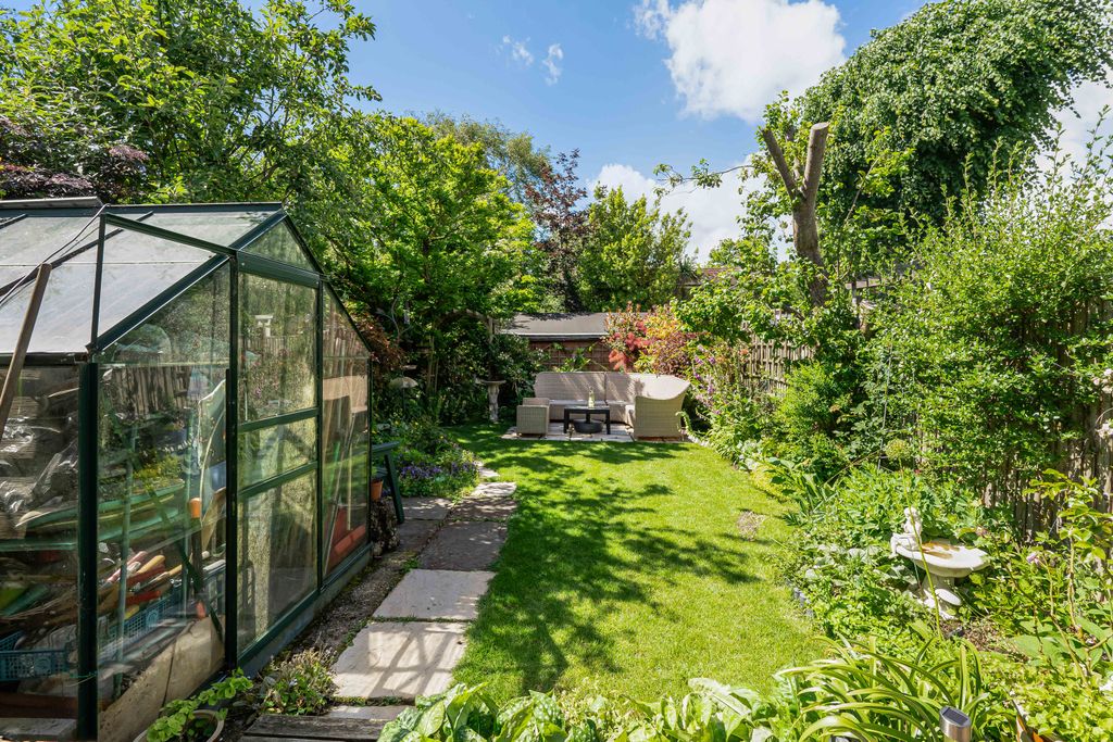 Property photo 2 of 16