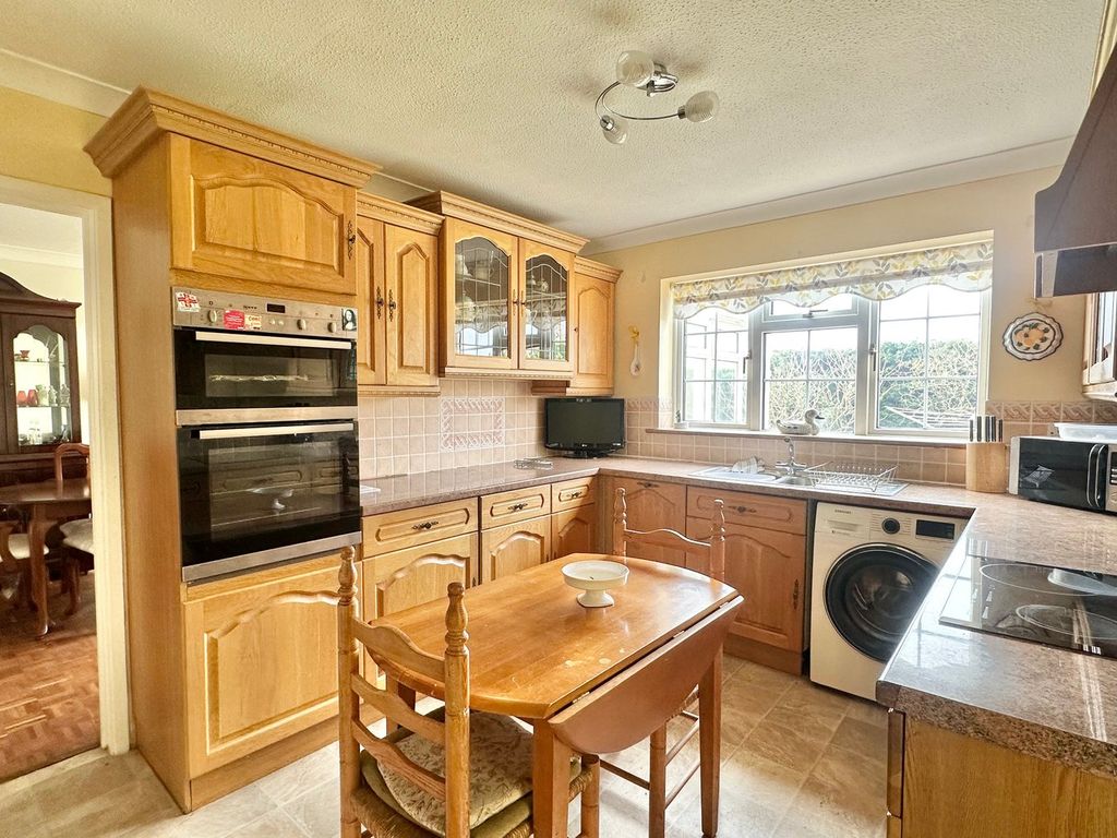 Property photo 3 of 22