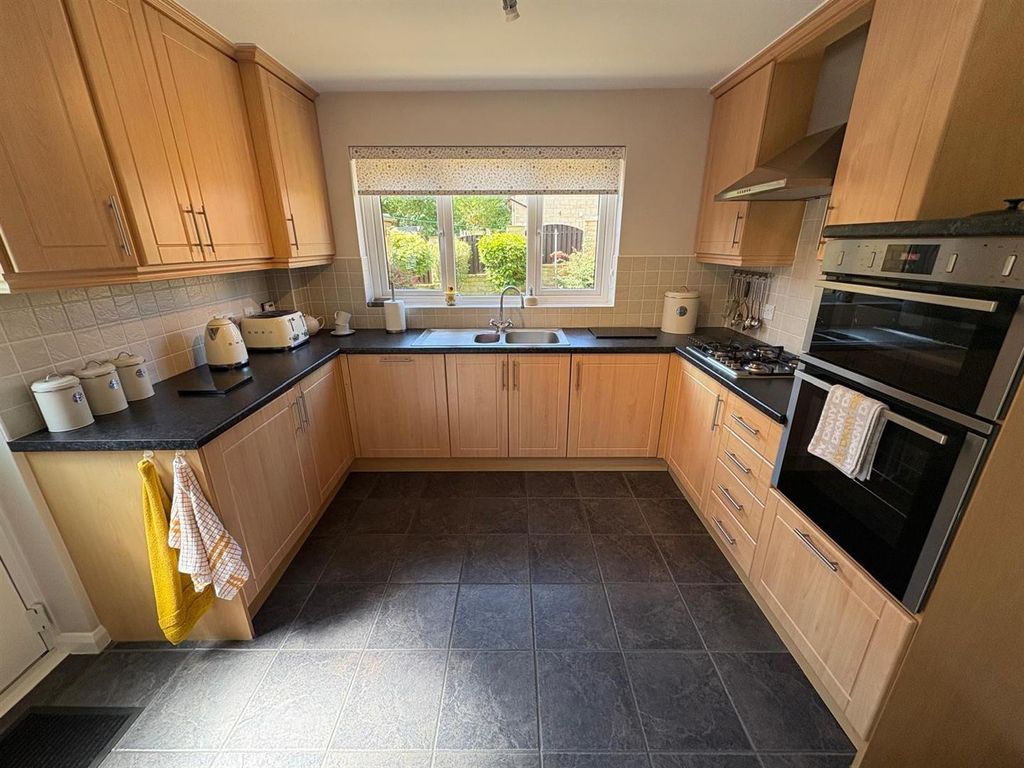 Property photo 3 of 21