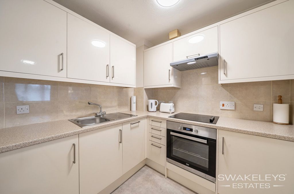 Property photo 2 of 20