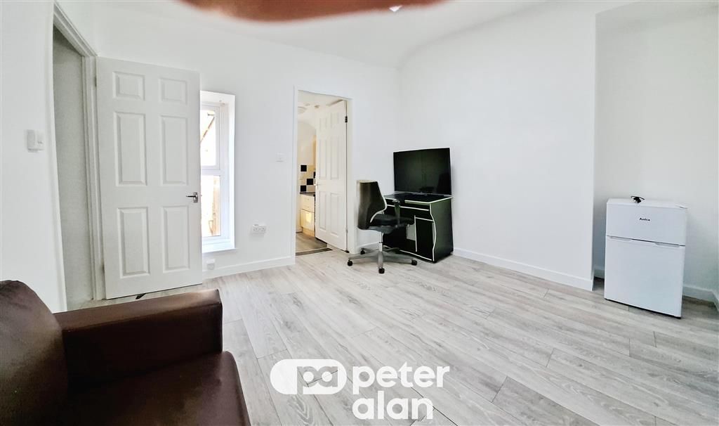 Property photo 3 of 11 Image