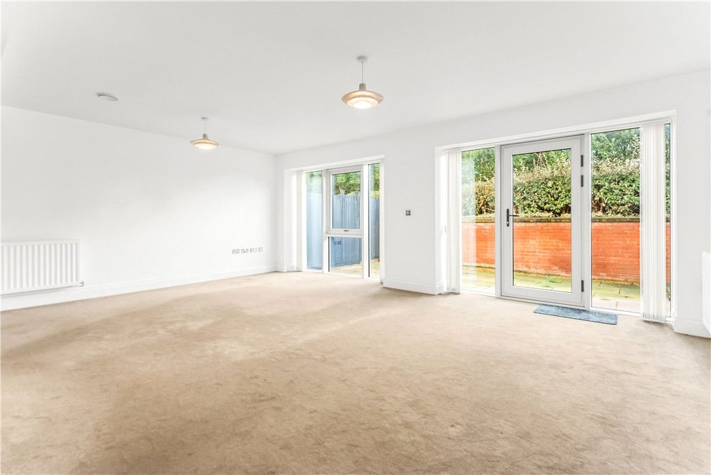 Property photo 2 of 12 Picture No. 04