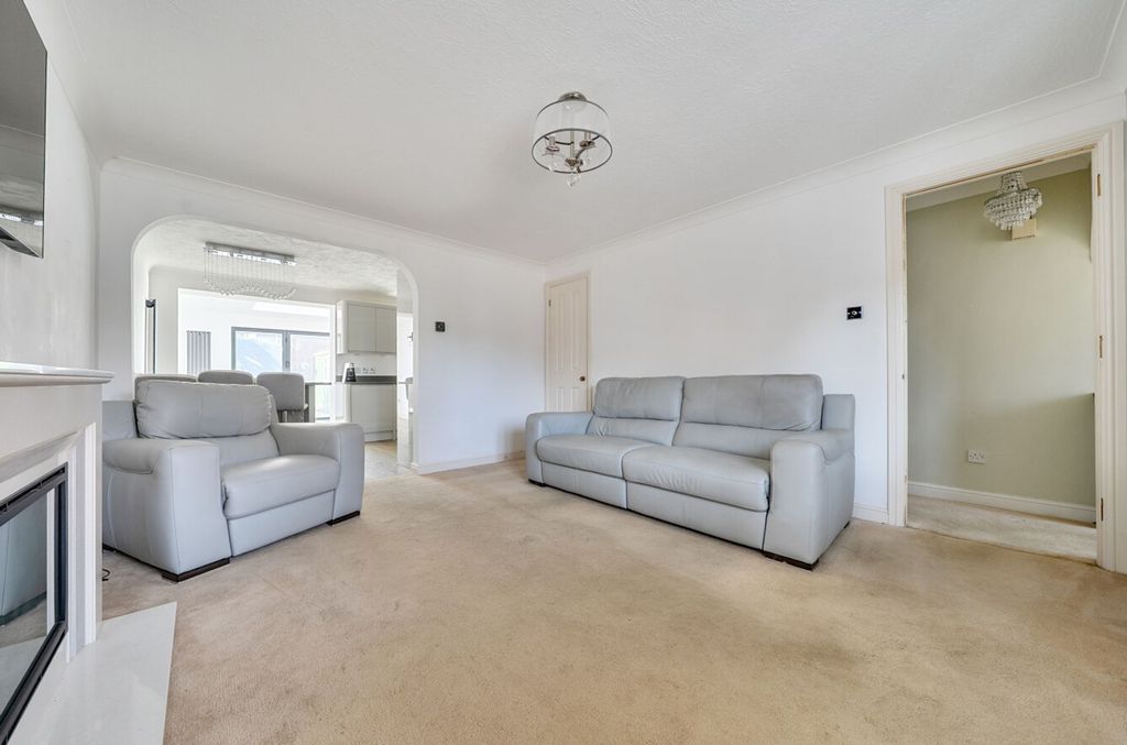 Property photo 3 of 20