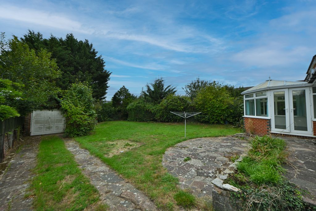 Property photo 2 of 27